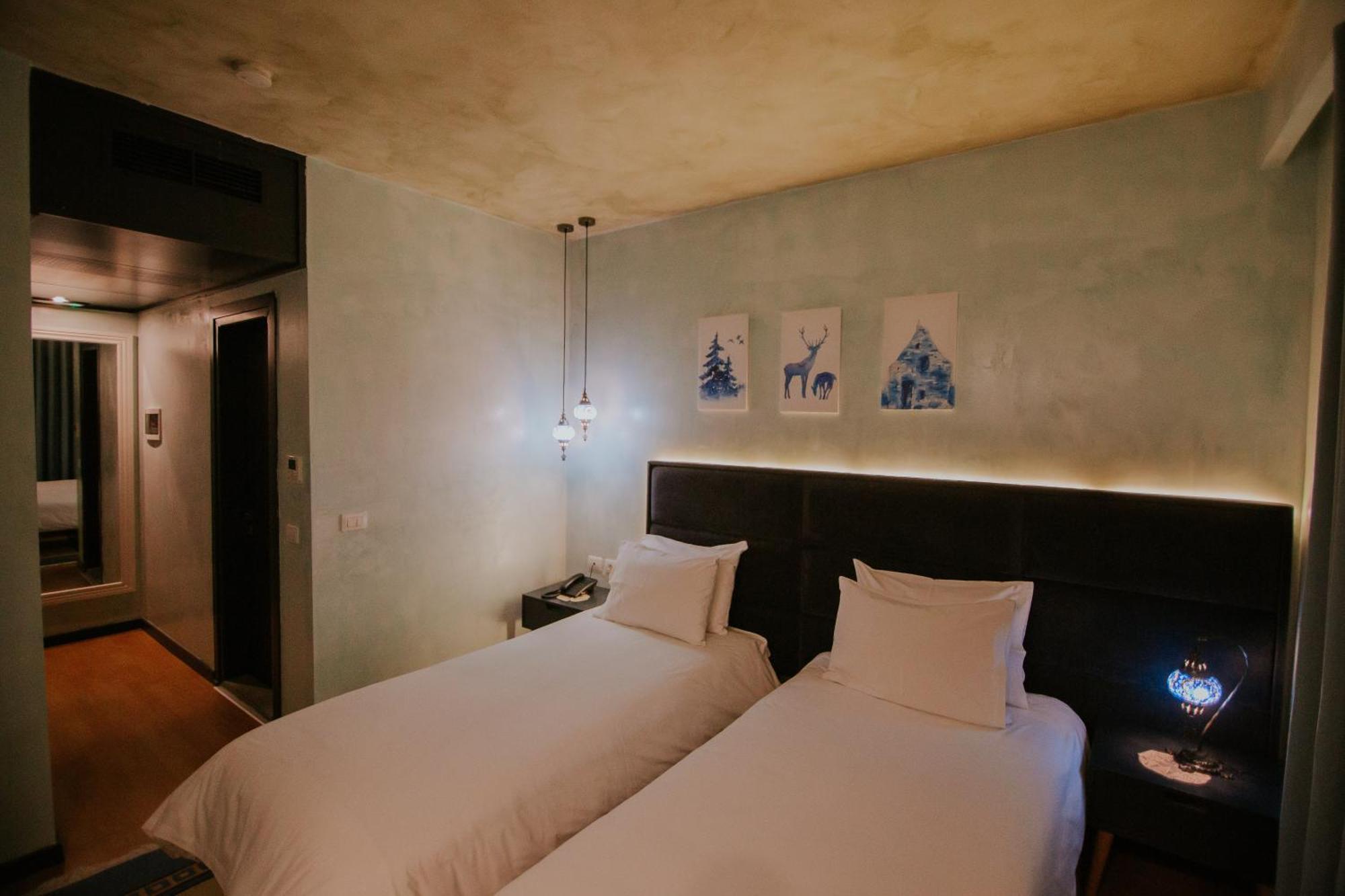Dim'S Hotel & Restaurant Korce Bagian luar foto